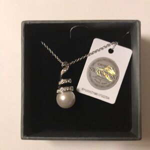 NIC & SYD Swarovski Crystal swirl necklace 22 inch NWT